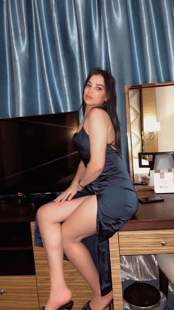 Call Girls In East Of Kailash 9873322352 Delhi 