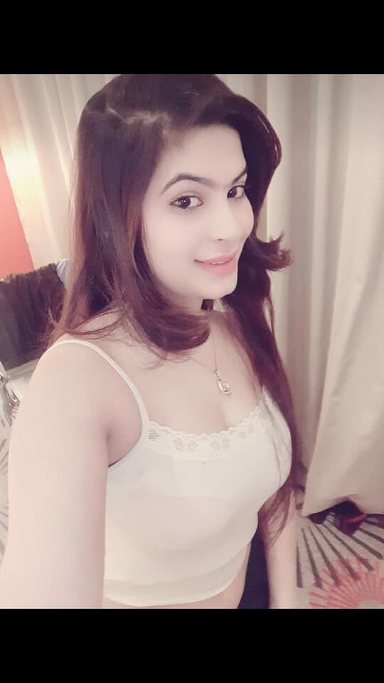 Call Girls In 9873322352 Rohini Delhi 